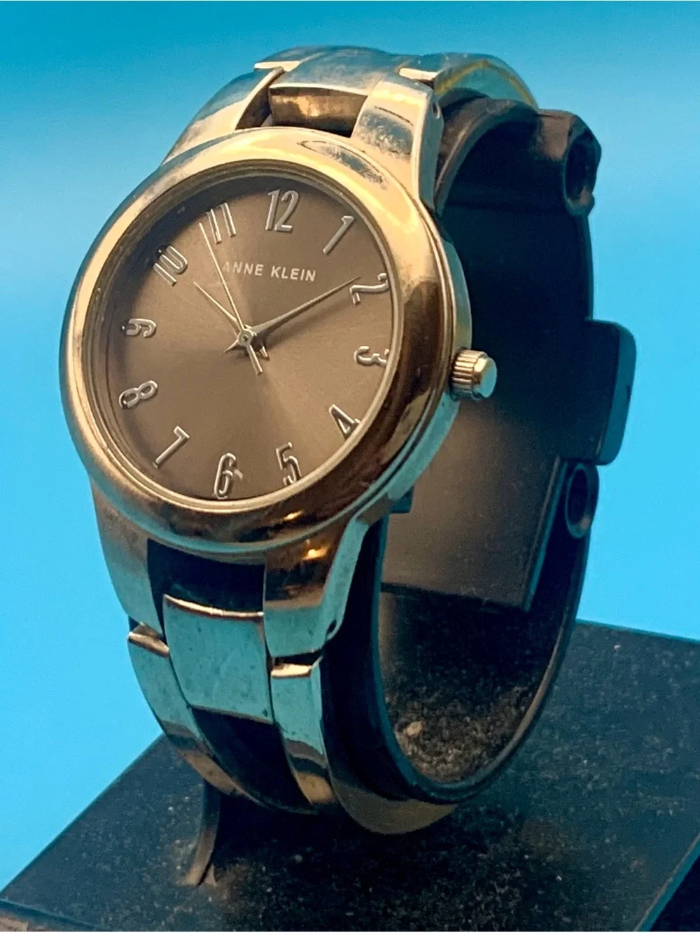ANNE KLEIN AK/3053 Women’s Dress Bracelet Quartz Wristwatch Working New Battery